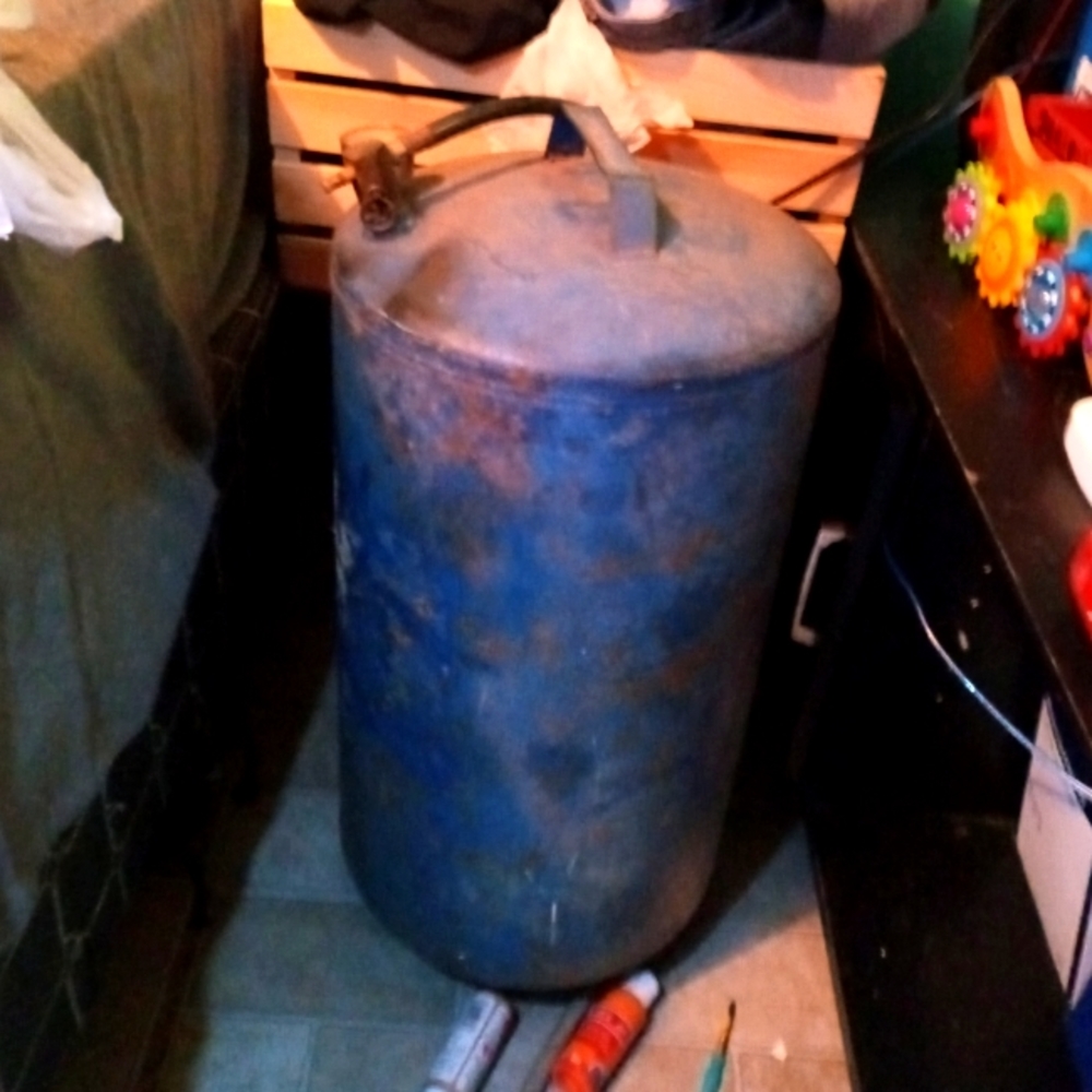 vintage Air tank to pump up tires with